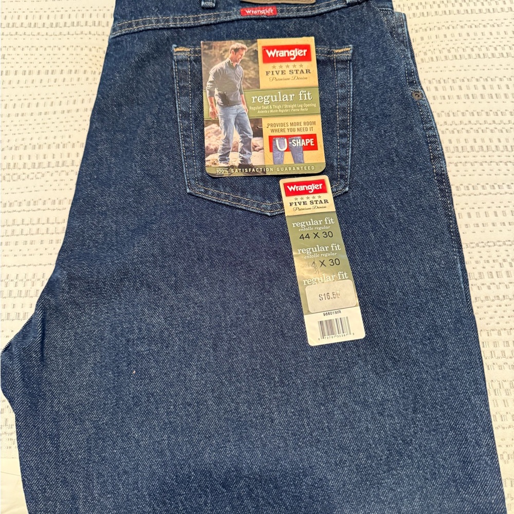 Wrangler Men's Relaxed Fit Blue Jeans